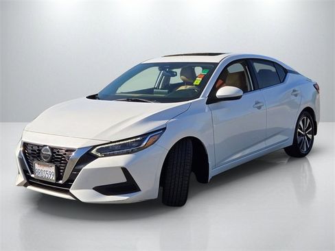 Used 2020 Nissan Sentra SV w/ SV Premium Package image 8