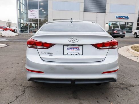 Used 2017 Hyundai Elantra SE image 11