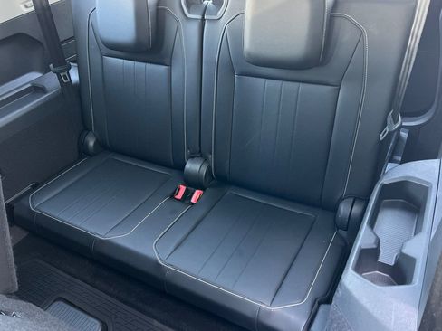 Used 2022 Volkswagen Tiguan SE image 15