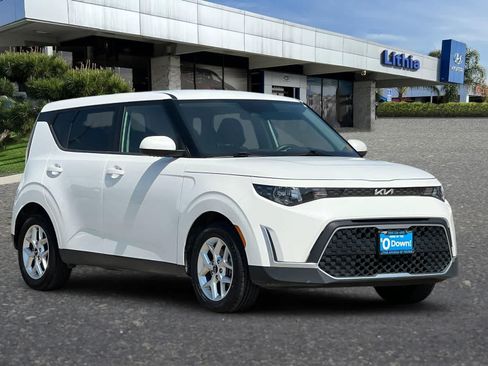 Used 2023 Kia Soul LX w/ Option Group 015 FWD image 10