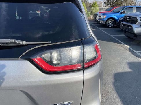 Used 2019 Jeep Cherokee Latitude Plus image 16