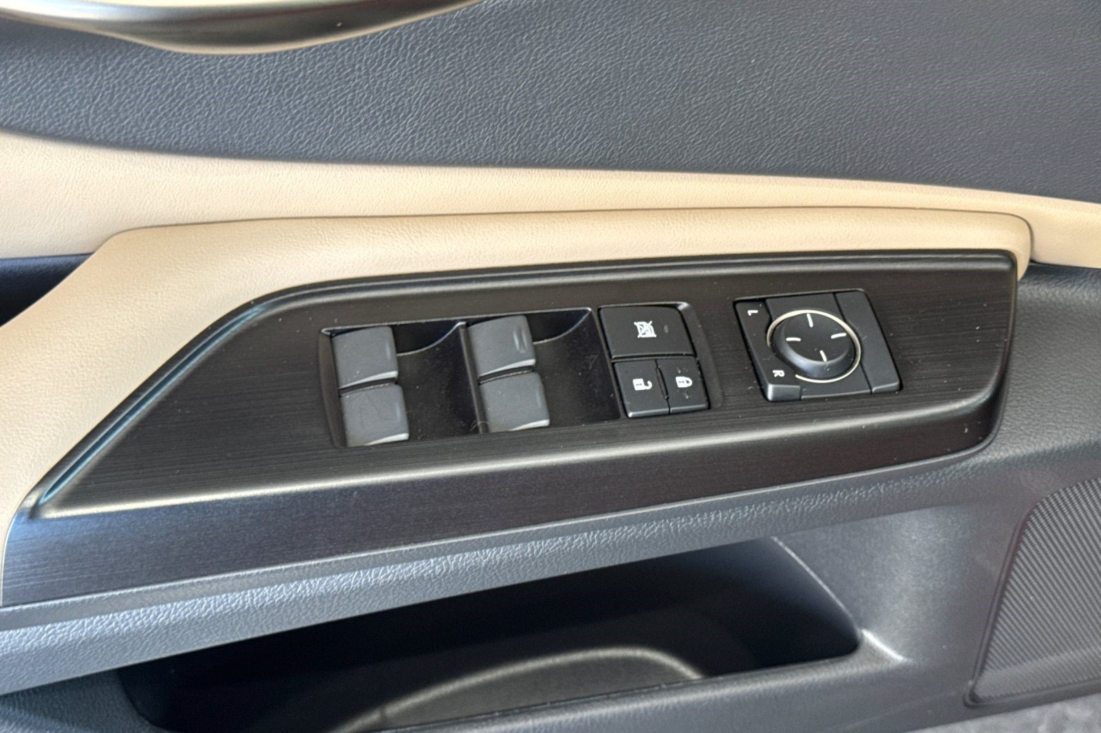 Used 2019 Lexus ES 350 w/ Premium Package FWD image 13