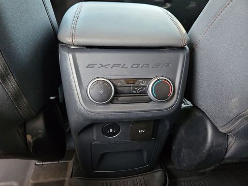 Used 2025 Ford Explorer Active image 11