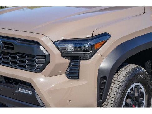 Used 2026 Toyota Tacoma TRD Off-Road w/ TRD Off Road Upgrade Package AWD/4WD image 8