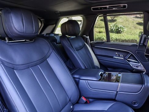 Used 2023 Land Rover Range Rover Autobiography AWD/4WD image 21