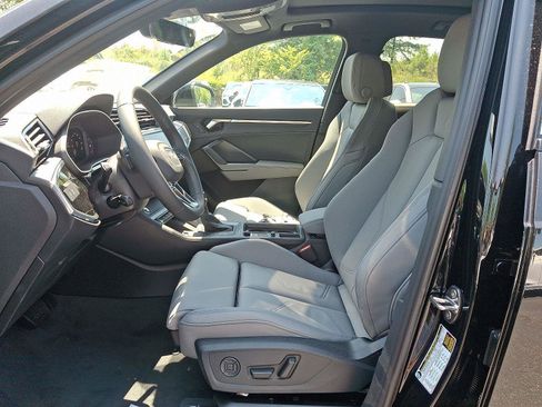 Used 2025 Audi Q3 2.0T Premium w/ Convenience Package image 11