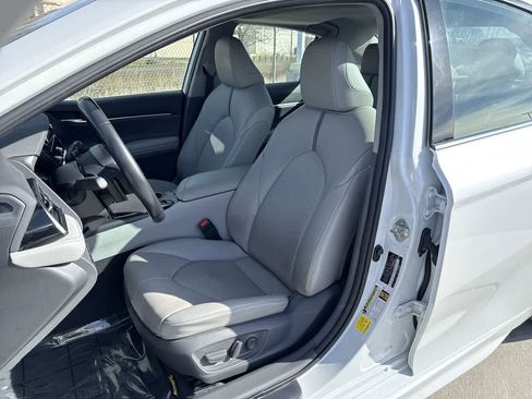 Used 2021 Toyota Camry XSE w/ Navigation Upgrade Package image 11