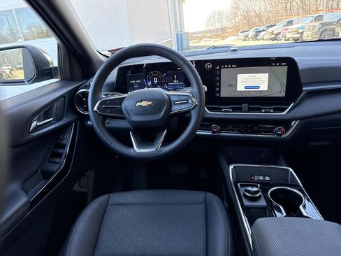 Used 2026 Chevrolet Equinox LT w/ Convenience Package II image 13