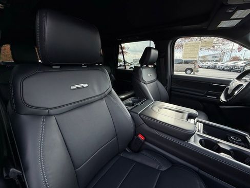 New 2025 Ford Expedition Platinum w/ Stealth Performance Package image 31