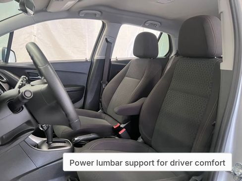 Used 2022 Chevrolet Trax LS w/ Tint and Cruise Package image 44