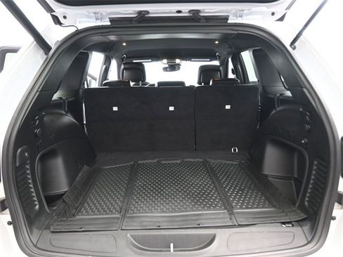 Used 2022 Jeep Grand Cherokee Laredo X image 16