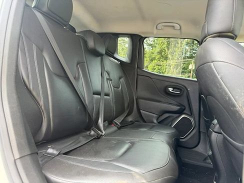 Used 2018 Jeep Renegade Limited w/ Advanced Technology Group FWD image 14