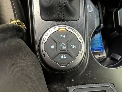 Used 2023 Ford Bronco Big Bend w/ Sasquatch Package image 19