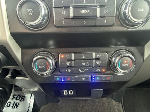 Used 2020 Ford F150 Lariat AWD/4WD image 35