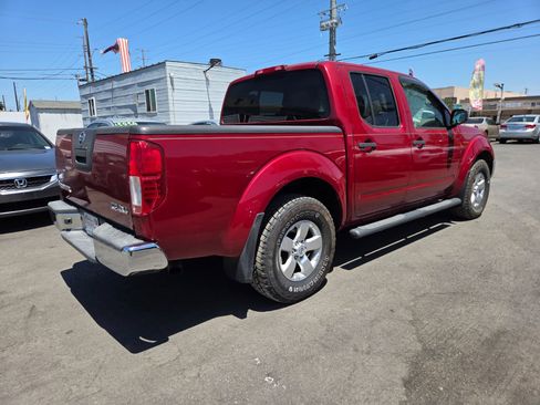 Used 2010 Nissan Frontier SE w/ Moonroof Pkg AWD/4WD image 4