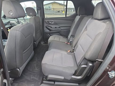Used 2023 Chevrolet Traverse LT image 25