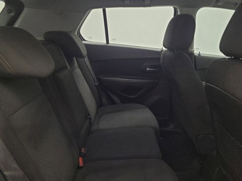 Used 2020 Chevrolet Trax LS FWD image 19