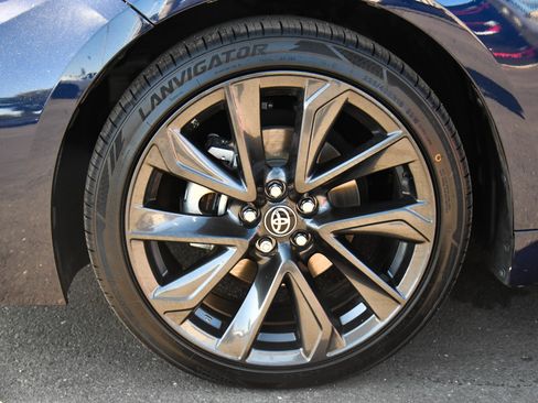 Used 2023 Toyota Corolla SE w/ SE Premium Package FWD image 12
