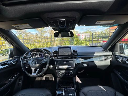 Used 2018 Mercedes-Benz GLS 450 4MATIC w/ Premium Package image 27