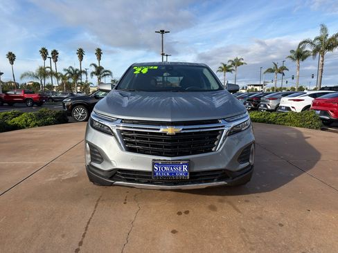 Used 2024 Chevrolet Equinox LT image 2