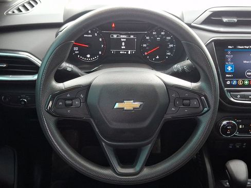 Used 2023 Chevrolet TrailBlazer LT w/ Convenience Package FWD image 12