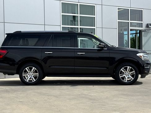 Used 2024 Ford Expedition Max Limited AWD/4WD image 3