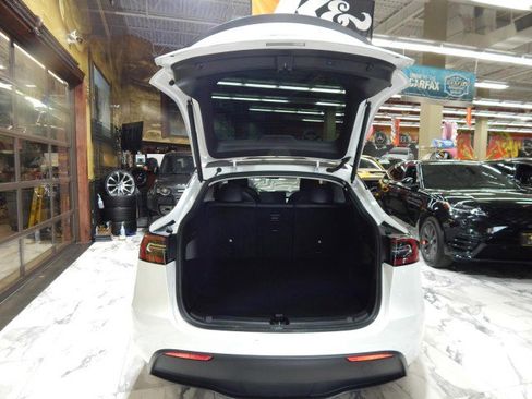 Used 2021 Tesla Model Y Performance image 7