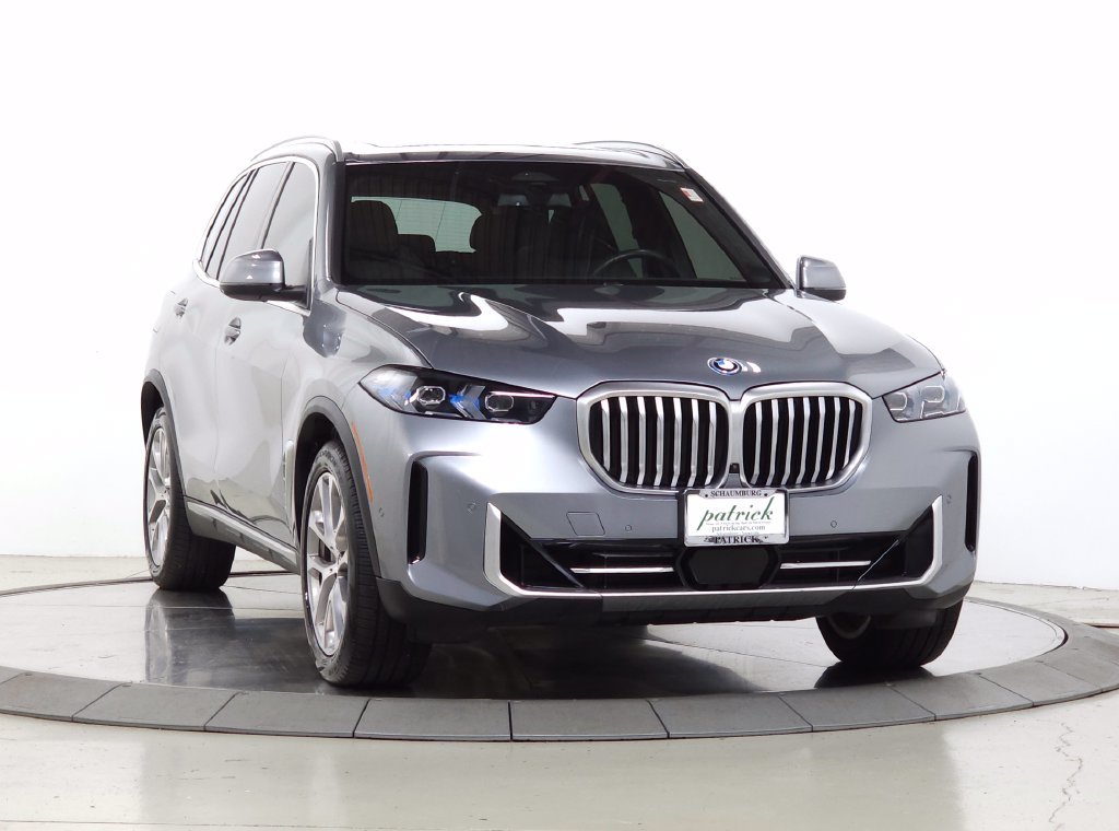 Used 2025 BMW X5 xDrive50e w/ Parking Assistance Package AWD/4WD image 1