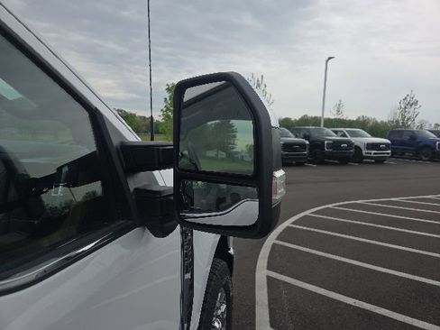 Used 2024 Ford F350 Lariat w/ Lariat Ultimate Package AWD/4WD image 6