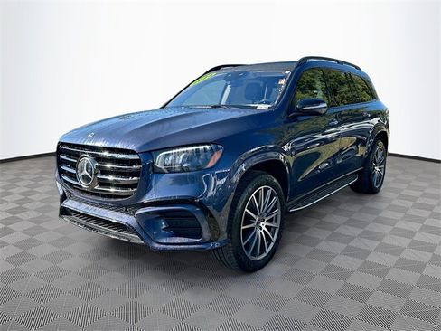 Used 2024 Mercedes-Benz GLS 580 4MATIC image 3