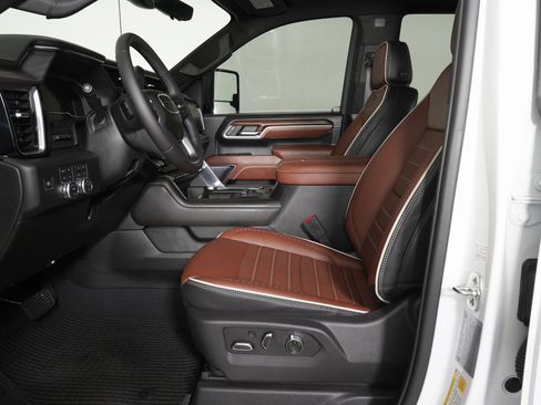 Used 2025 GMC Sierra 3500 Denali Ultimate image 14