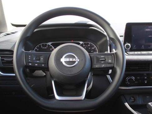 Used 2024 Nissan Rogue S image 25