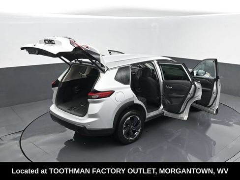 Used 2024 Nissan Rogue SV AWD/4WD image 25