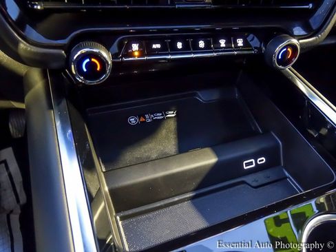 Used 2025 Chevrolet Suburban Premier w/ Sun And Tow Package image 27