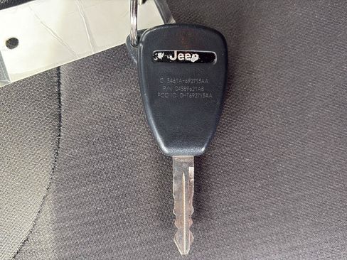 Used 2016 Jeep Wrangler Unlimited Sahara AWD/4WD image 33