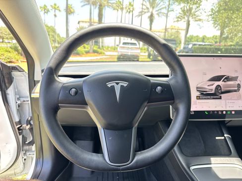 Used 2022 Tesla Model 3 Long Range AWD/4WD image 15