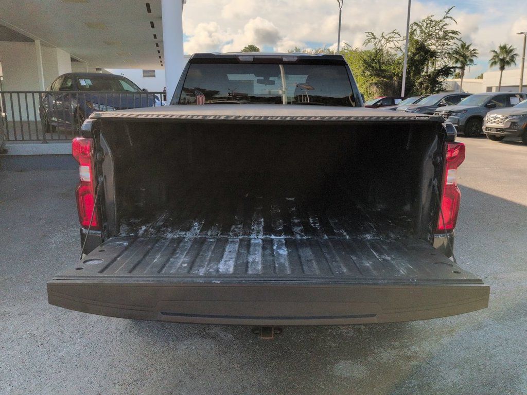 Used 2020 Chevrolet Silverado 1500 Custom w/ Custom Value Package AWD/4WD image 13