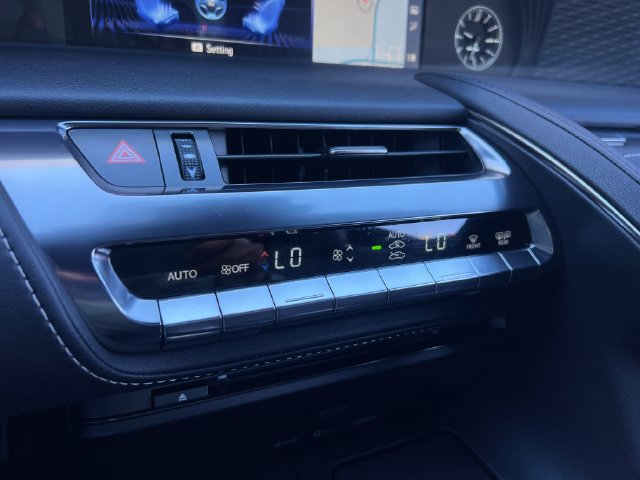 Used 2018 Lexus LC 500 Coupe w/ Touring Package RWD image 24
