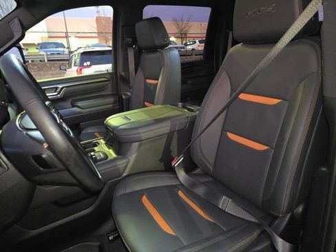 Used 2025 GMC Sierra 2500 AT4 w/ AT4 Premium Plus Package image 14