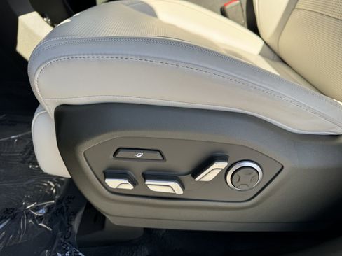 Used 2024 Hyundai Santa Fe Calligraphy image 32