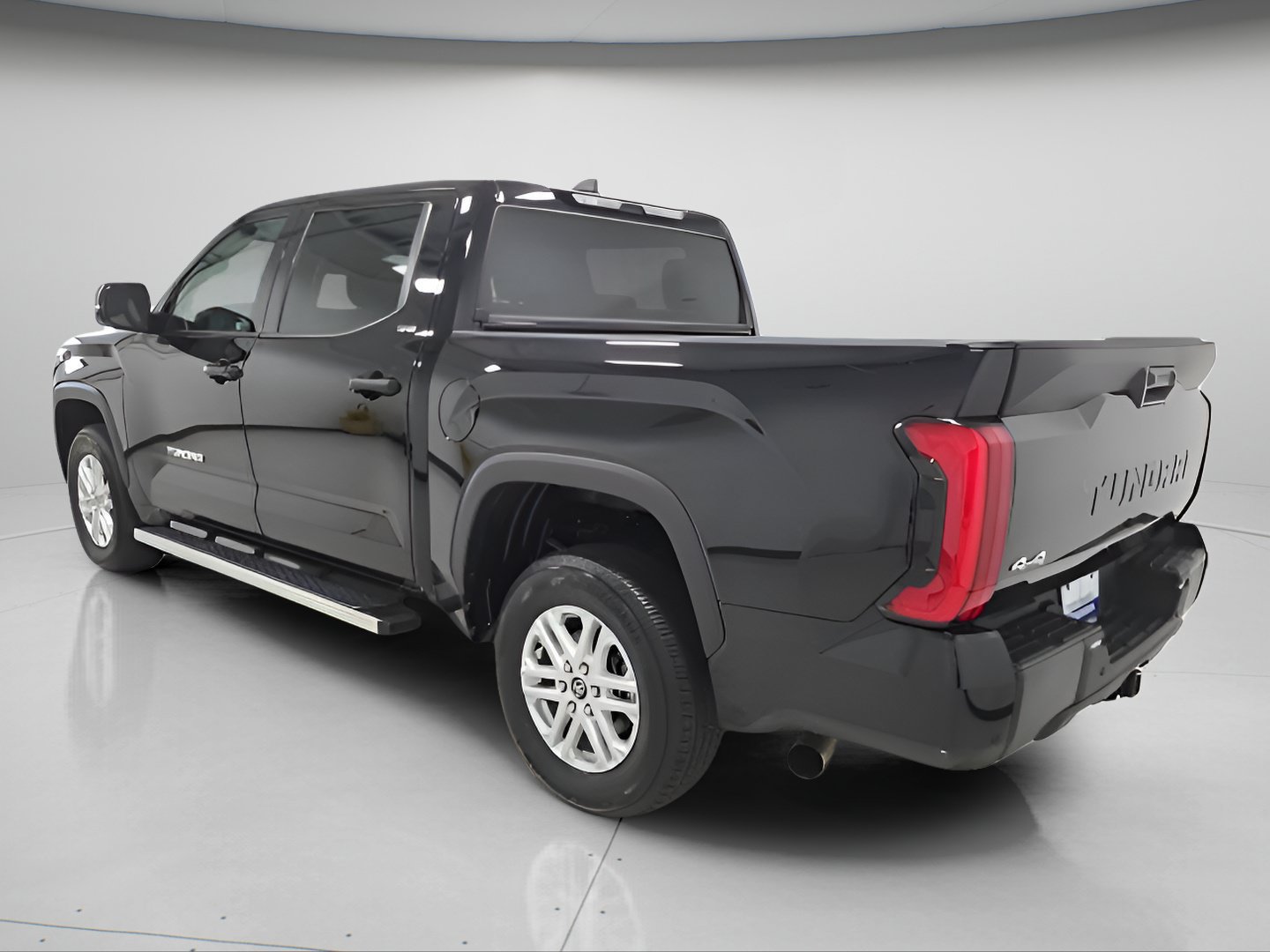 Used 2024 Toyota Tundra SR5 w/ SR5 Convenience Package AWD/4WD image 5
