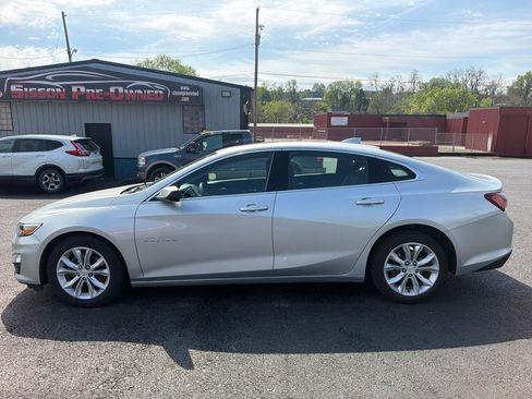 Used 2021 Chevrolet Malibu LT FWD image 2