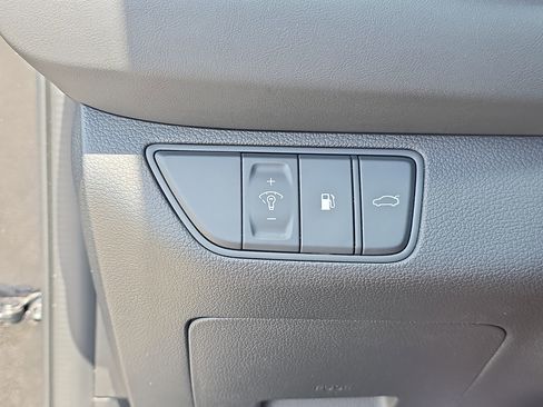 Used 2025 Genesis G70 2.5T AWD/4WD image 23