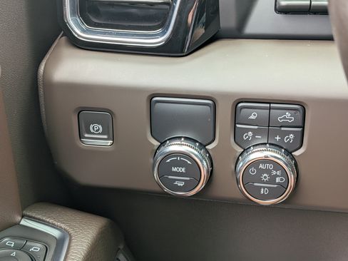 Used 2024 GMC Sierra 1500 Denali w/ Denali Reserve Package RWD image 24