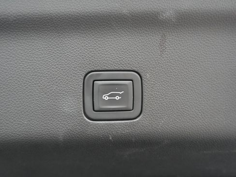 Used 2024 Chevrolet Suburban LT AWD/4WD image 16