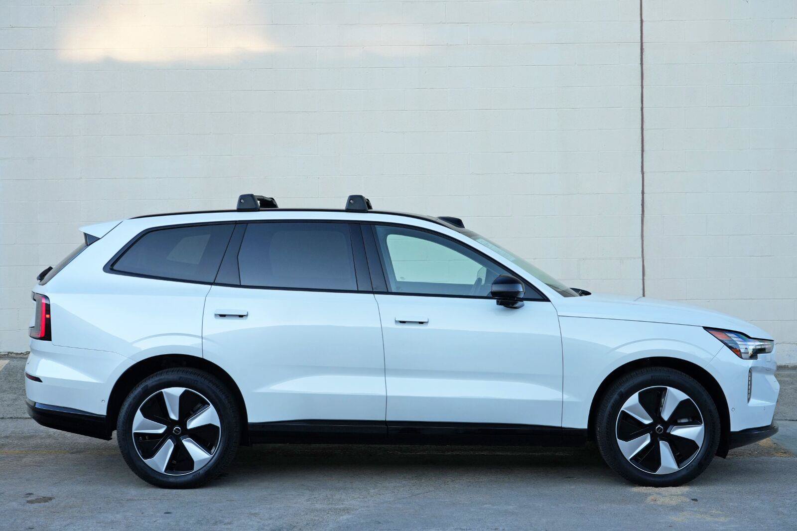 Used 2025 Volvo EX90 Plus AWD/4WD image 51