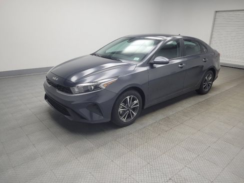 Used 2023 Kia Forte LXS w/ LXS Technology Package FWD image 2