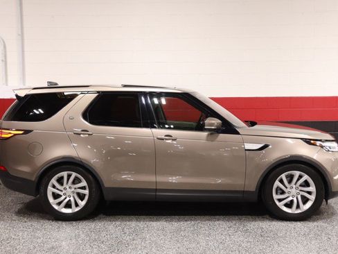 Used 2017 Land Rover Discovery HSE AWD/4WD image 7