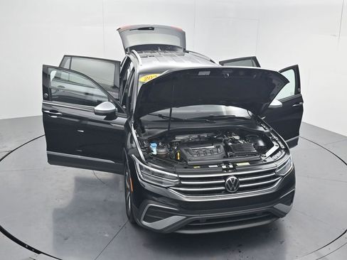 Used 2024 Volkswagen Tiguan SE FWD image 57