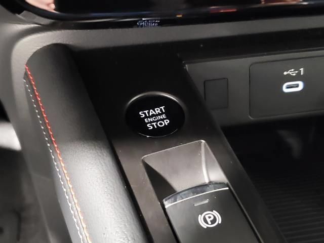 Used 2025 Nissan Kicks SR AWD/4WD image 26